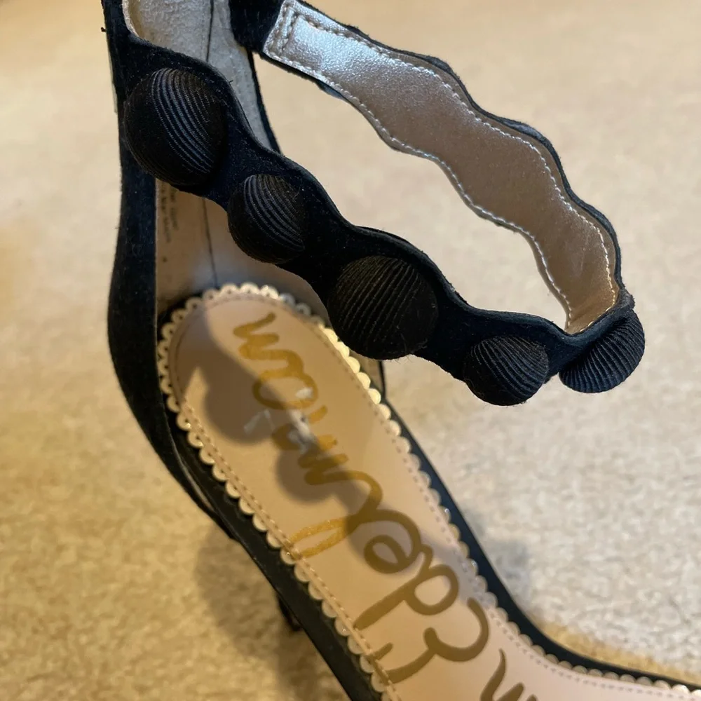 Sam Edelman Black Heeled Sandals with Scalloped Design - Picture 4 of 5